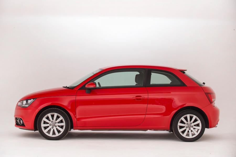  Audi A1 TDI (8X) 2010 года  (UK) (фото 2 из 29)